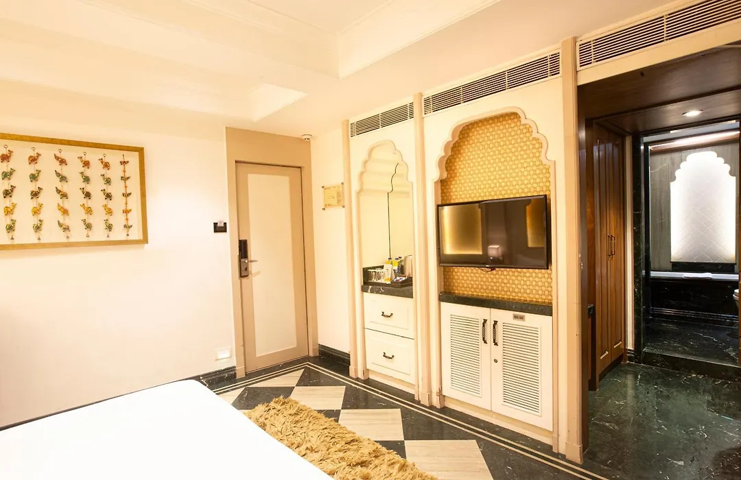 Hotel Bawa Continental Juhu Beach-1